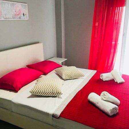אתונה Merilyn Central Apartment מראה חיצוני תמונה