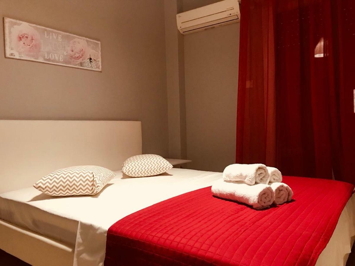 אתונה Merilyn Central Apartment מראה חיצוני תמונה